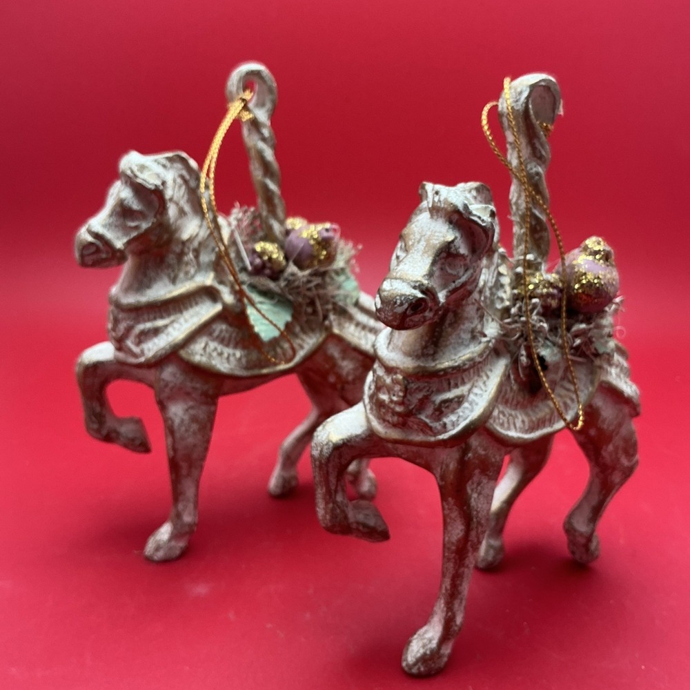 Vintage Decorative Distressed Carousel Horse Ornaments-Set of‎ 2 READ